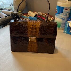Vintage 1950/1960s Brown Croc Embossed Leather Top Handle Handbag Square standup
